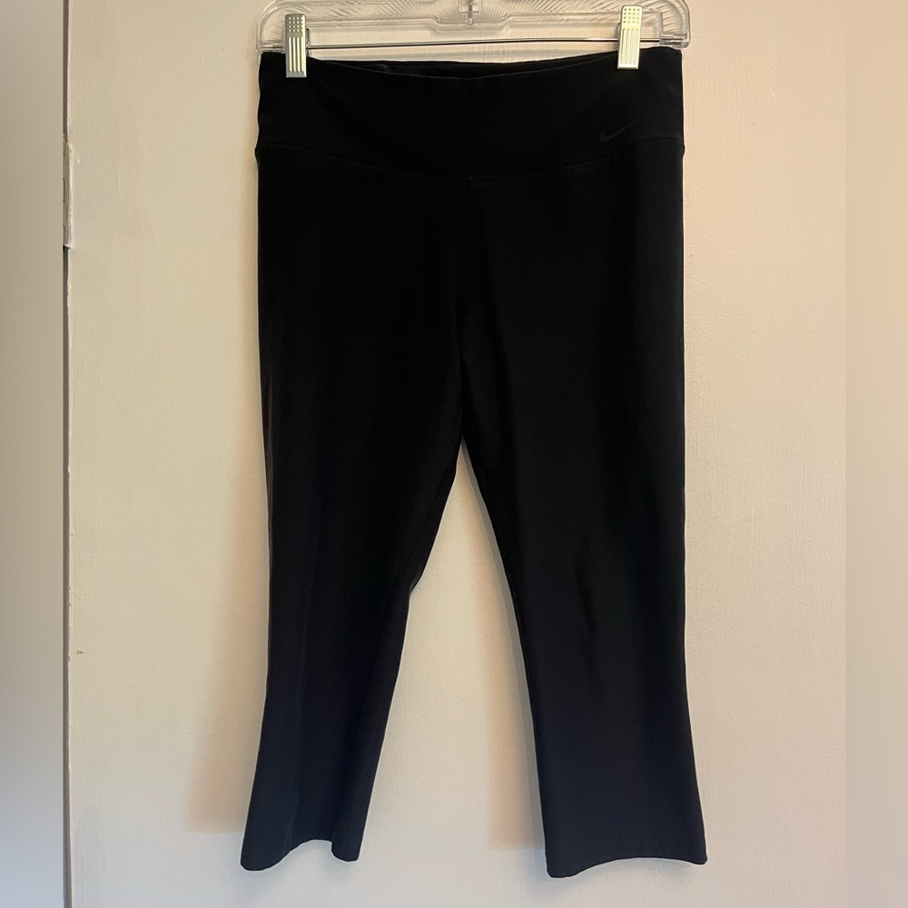 Nike Dri Fit Black Capri Leggings Women’s Medium